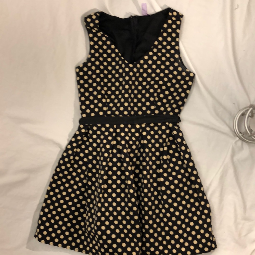 Adorable black/ tan polka dot above the knee dress